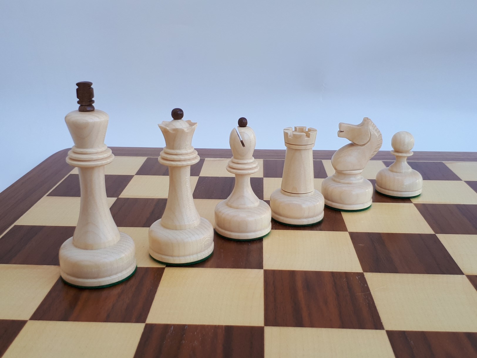 1962 SOVIET CHAMPIONSHIP TAL - maple & walnut - chess pieces